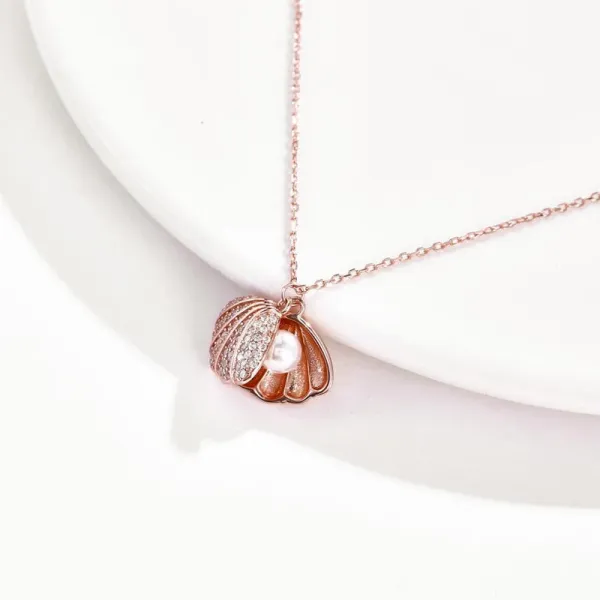 Rosegold_Tiny_White_Enamel_Zircon_Stones_Locket_Padlocked_Neeklace