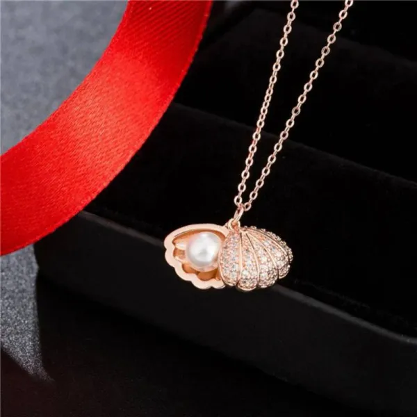 Rosegold_Tiny_White_Enamel_Zircon_Stones_Locket_Padlocked_Neeklace