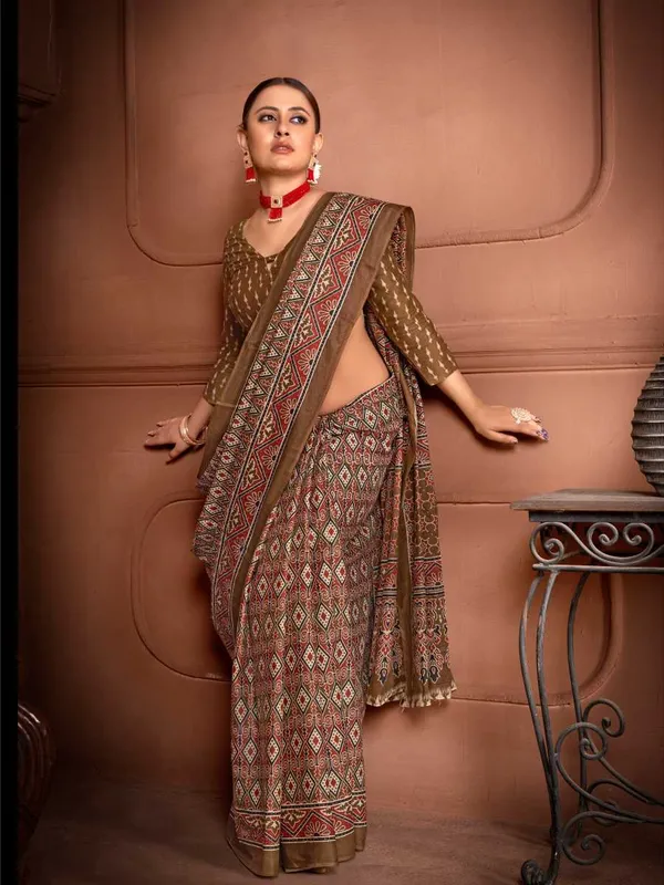 Ikkat_Print_Pure_Soft_Cotton_saree_With_Blouse_Piece