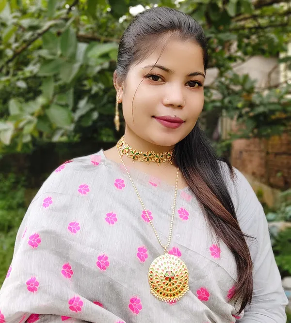 Assamese_Traditional_Gold_Plated_Red_Green_Colour_Japi_Combo_Jewellery_Set_For_Women