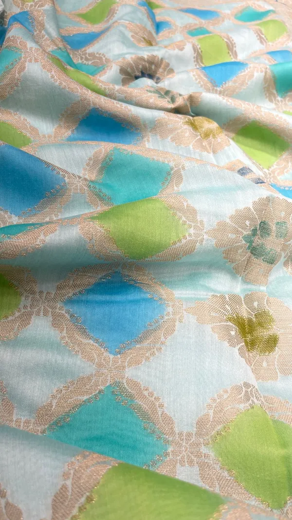 Humairah_Pure_Handloom_Light_Blue_Cotton_Silk_Zari_Booti_with_Rangkaat_Banarasi_Zari_Hand_Painted_Floral_Pallu_and_Zari_Border_with_Light_Blue_Blouse