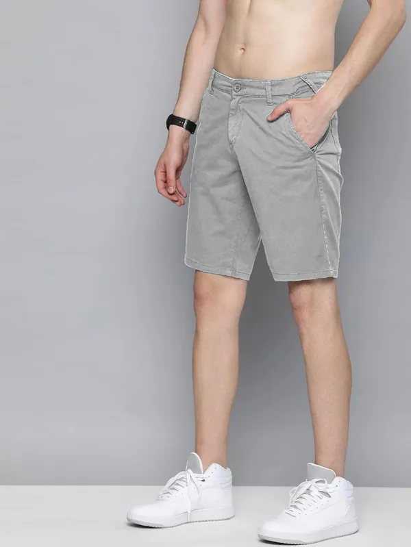 Light_Grey_Cotton_Blend_Premium_Solid_Chino_Shorts_For_Men