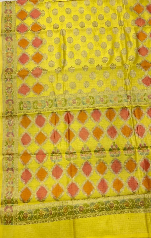 Humairah_Pure_Handloom_Yellow_Cotton_Silk_Zari_Booti_with_Rangkaat_Banarasi_Zari_Hand_Painted_Floral_Pallu_and_Zari_Border_with_Yellow_Blouse