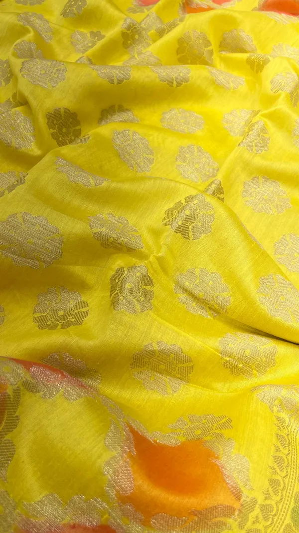 Humairah_Pure_Handloom_Yellow_Cotton_Silk_Zari_Booti_with_Rangkaat_Banarasi_Zari_Hand_Painted_Floral_Pallu_and_Zari_Border_with_Yellow_Blouse