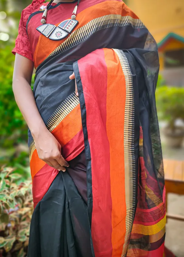 Black_Cotton_Silk_Handloom_Maheshwari_Saree