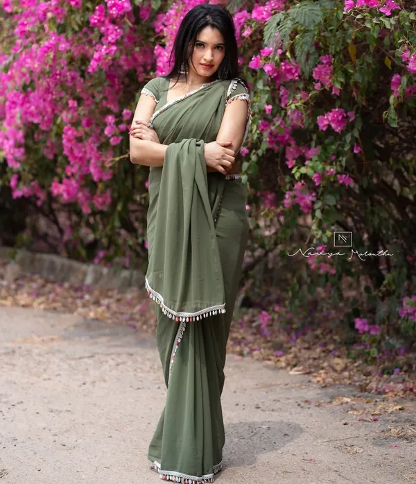 MAHENDI_SOFT_GEORGETTE_EMBROIDERED_SAREE