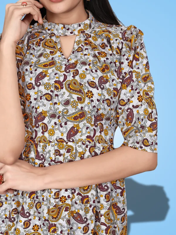 Yellow_Crepe_Mango_Floral_Printed_Casual_Wear_Tops