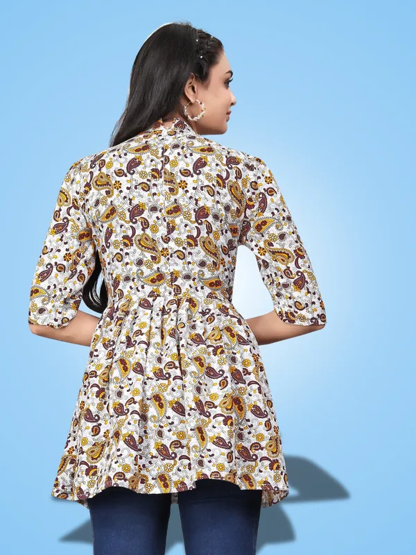 Yellow_Crepe_Mango_Floral_Printed_Casual_Wear_Tops