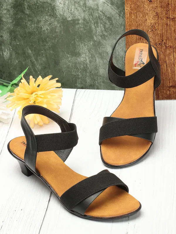 Casual_Comfortable_Heel_Sandals_(Black)