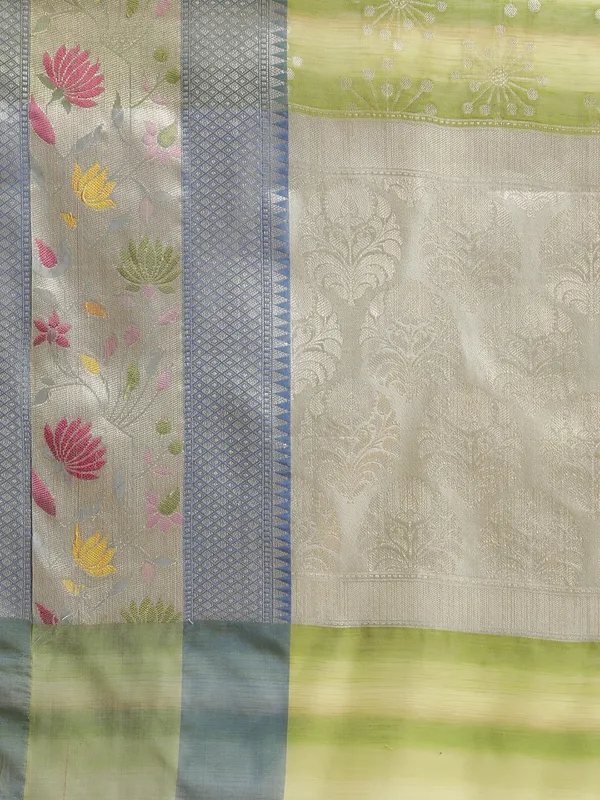 Green_Matka_Silk/Silk_Blend_Banarasi_Sarees_For_Women