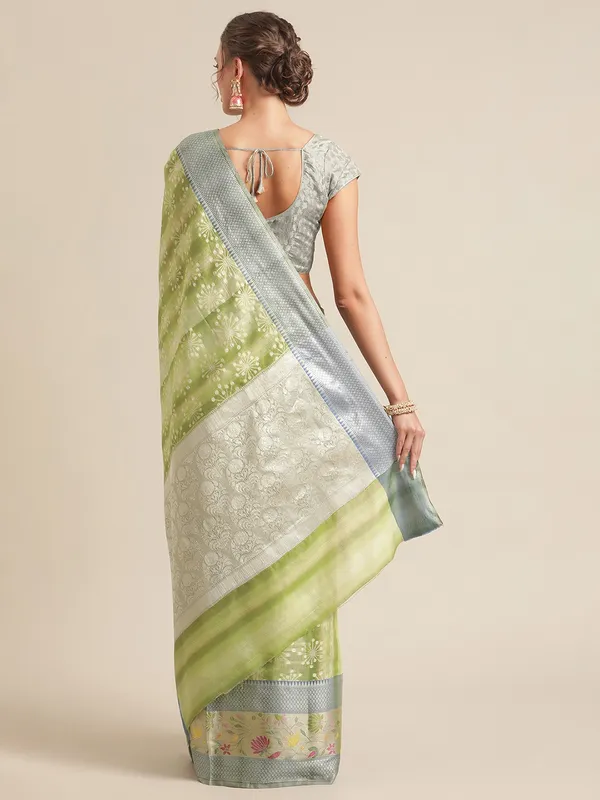 Green_Matka_Silk/Silk_Blend_Banarasi_Sarees_For_Women