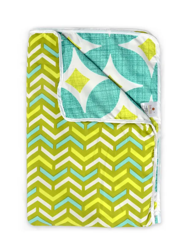 Geometric_Single_Dohar_for_AC_Room_(Polyester,_Green_and_Yellow)
