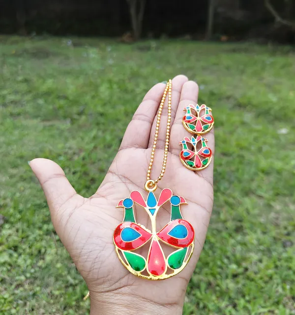Assamese_Traditional_Gold_Plated_Multicolour_Lokapara_Chain_Pendant_Set_For_Women_&_Girls