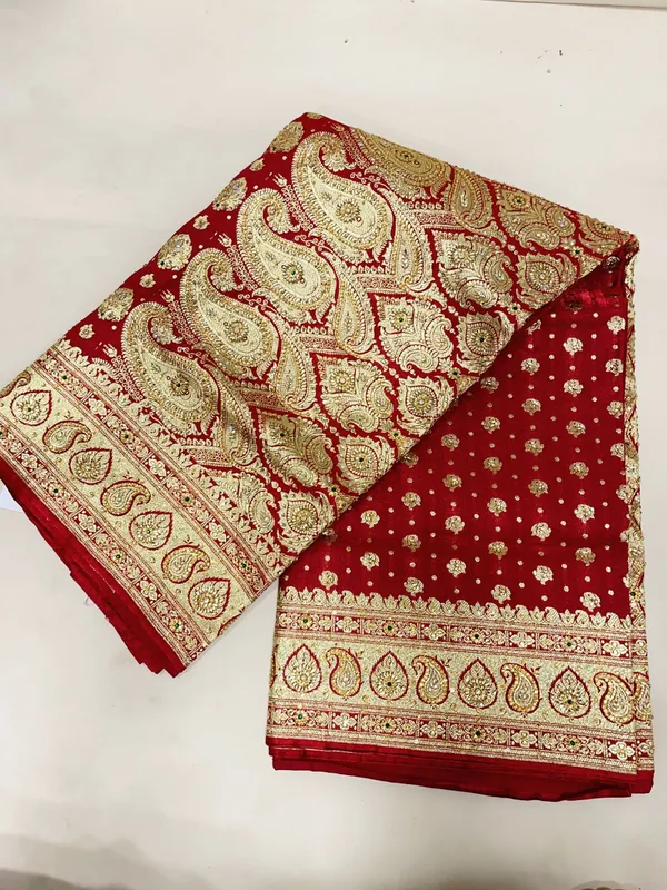 Humairah_Presents_Maroon_Stone_Work_Golden_Zari_Half-Half_Patli_Booti_Zari_Border_with_Maroon_Blouse_Banarasi_Saree_PTE72_HW
