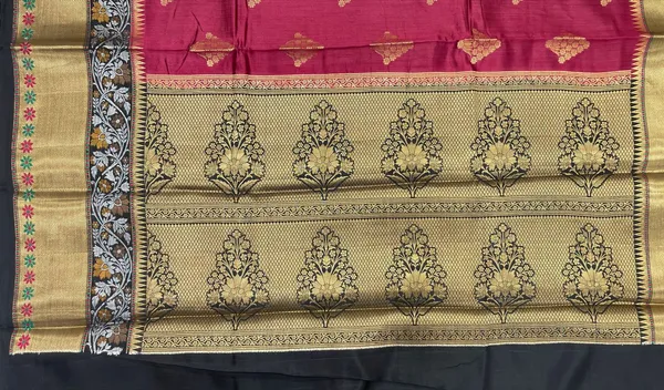 Humairah_Pure_Handloom_Magenta_Chiniya_Silk_Golden_Floral_Zari_Booti_Contrast_Black_Skirt_Silver_Mina_Zari_Border_Golden_and_Floral_Boota_Pallu_with_Black_Blouse