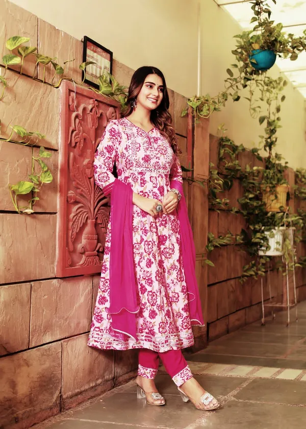 Pink_Cotton_Floral_Printed_Kurti_Pant_Dupatta_Set_For_Women