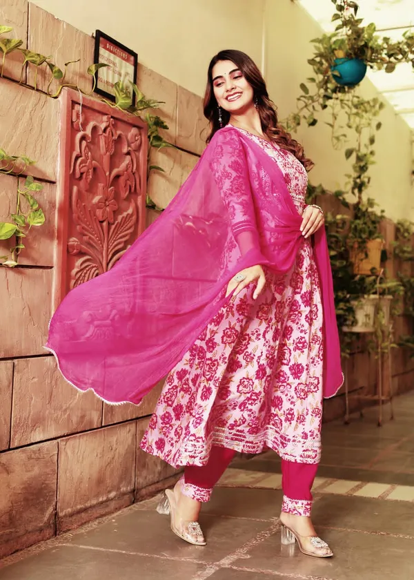 Pink_Cotton_Floral_Printed_Kurti_Pant_Dupatta_Set_For_Women