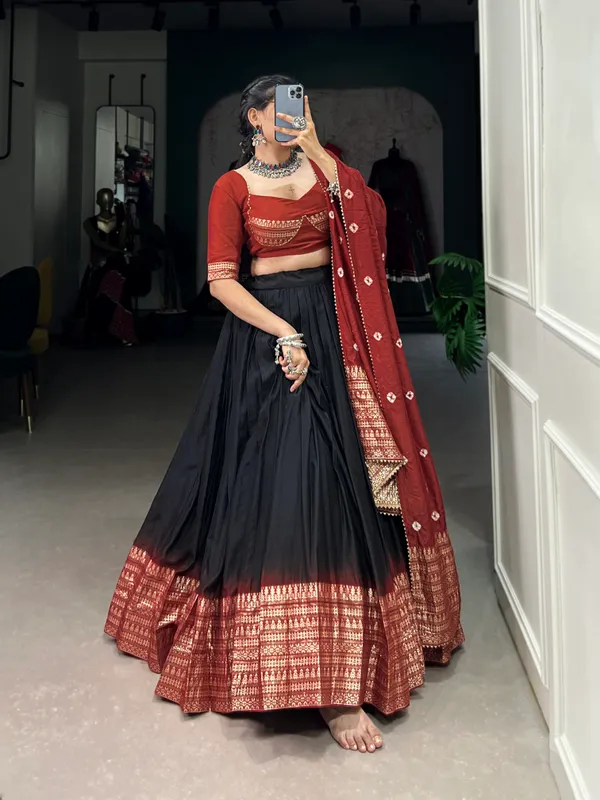 Lovely_Black_Dolla_Silk_Bandhani_Print_Lehenga_Choli_With_Dupatta
