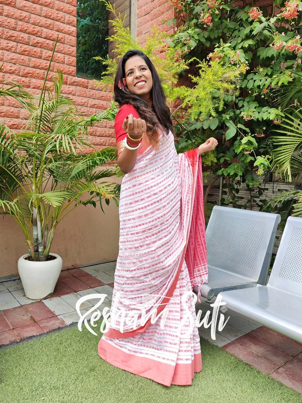 Red_&_White_Begampuri_Cotton_Saree-Sharanya
