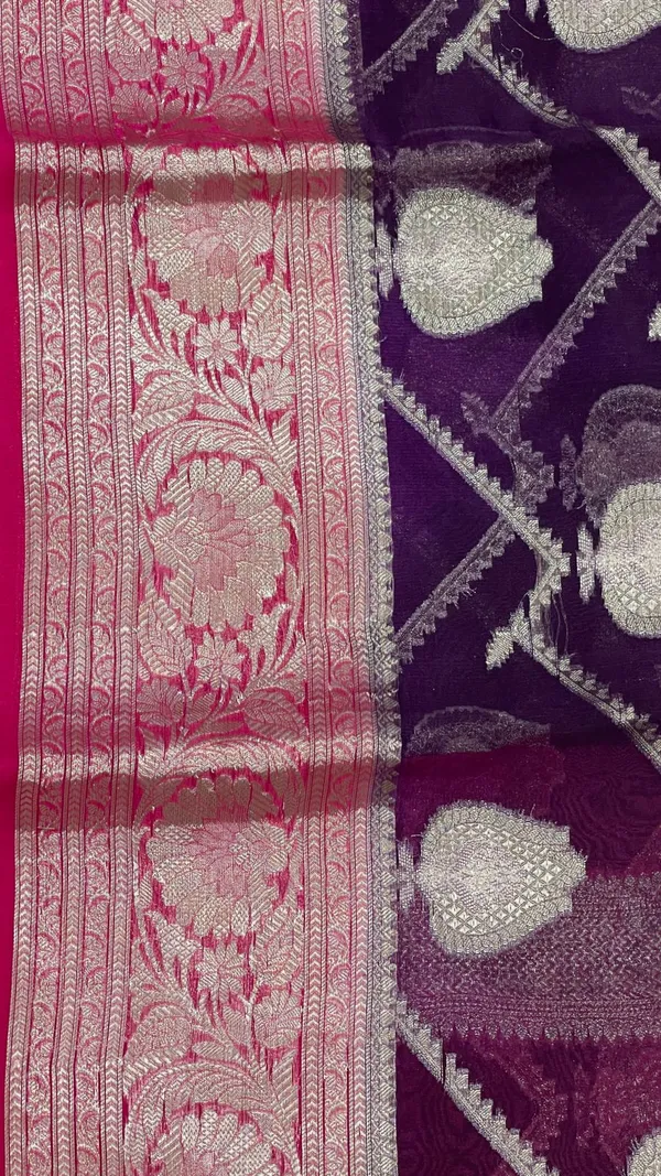 Humairah_Pure_Handloom_Purple_Organza_Floral_Zari_Booti_Ada_Stripe_with_Contrast_Red_Big_Floral_Boota_Pallu_Zari_Border_and_Red_Blouse