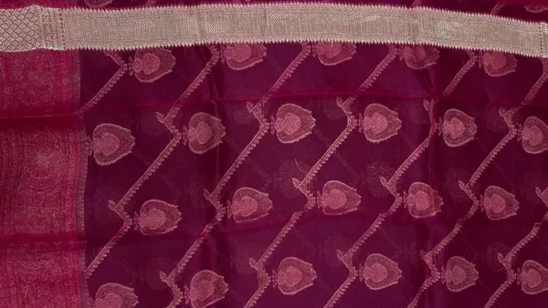 Humairah_Pure_Handloom_Purple_Organza_Floral_Zari_Booti_Ada_Stripe_with_Contrast_Red_Big_Floral_Boota_Pallu_Zari_Border_and_Red_Blouse