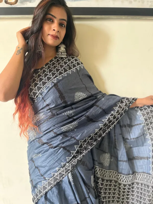 Ikkat_Print_Pure_Soft_Cotton_saree_With_Blouse_Piece