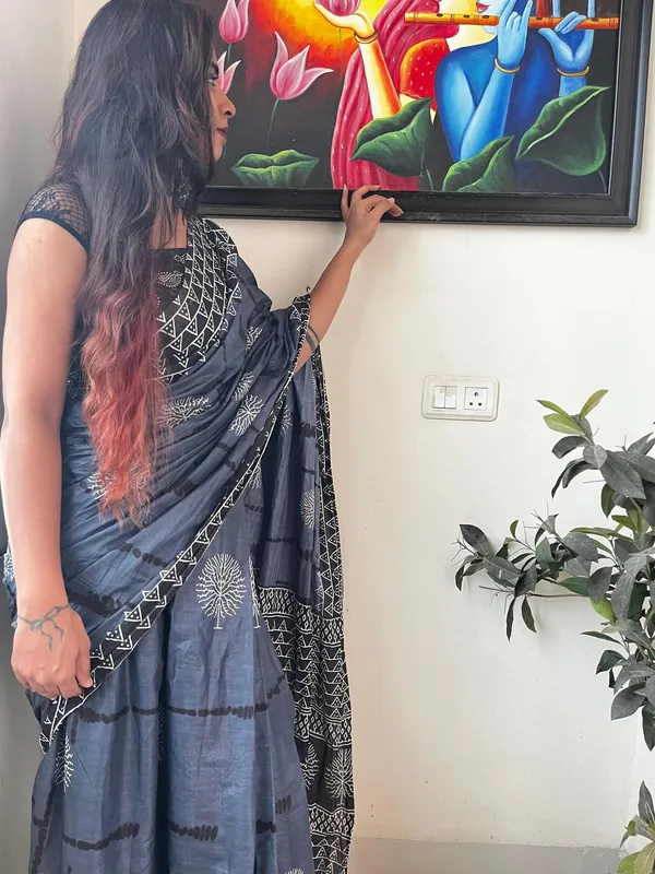 Ikkat_Print_Pure_Soft_Cotton_saree_With_Blouse_Piece