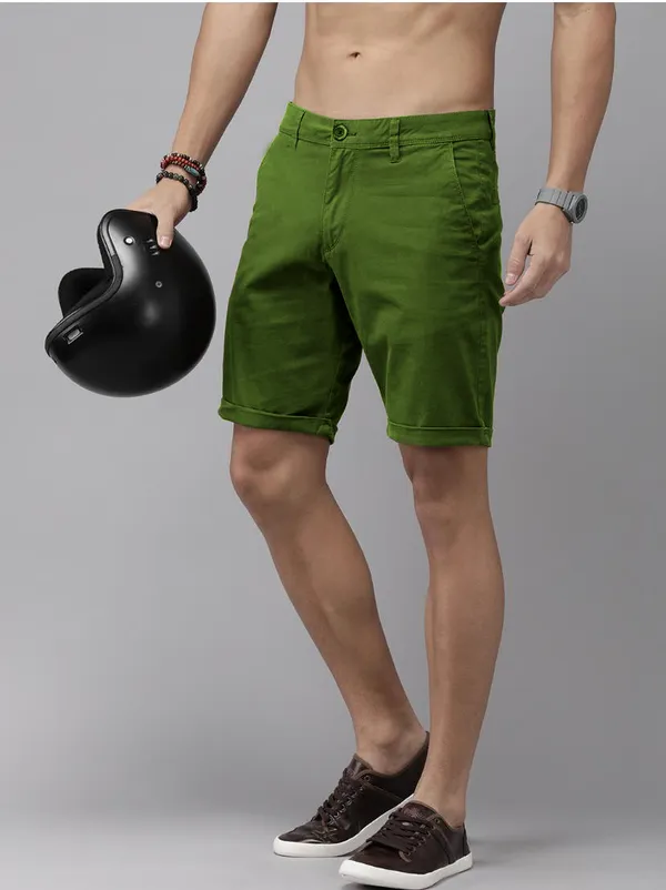 Olive_Green_Cotton_Blend_Premium_Solid_Men_Chino_Shorts_For_Men