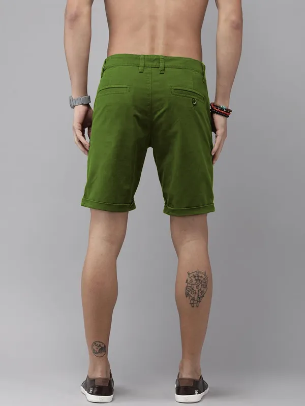 Olive_Green_Cotton_Blend_Premium_Solid_Men_Chino_Shorts_For_Men