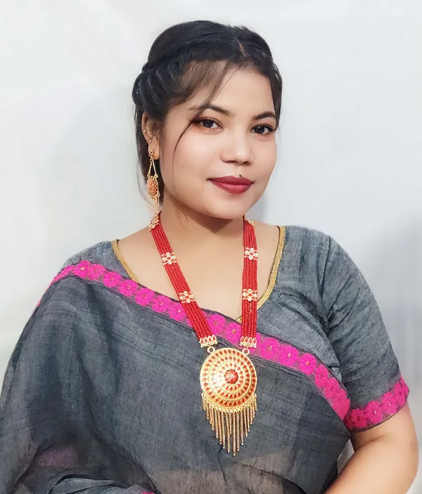 Assamese_Traditional_Gold_Plated_Red_Colour_Japi_Tassel_Jewellery_Set_For_Women
