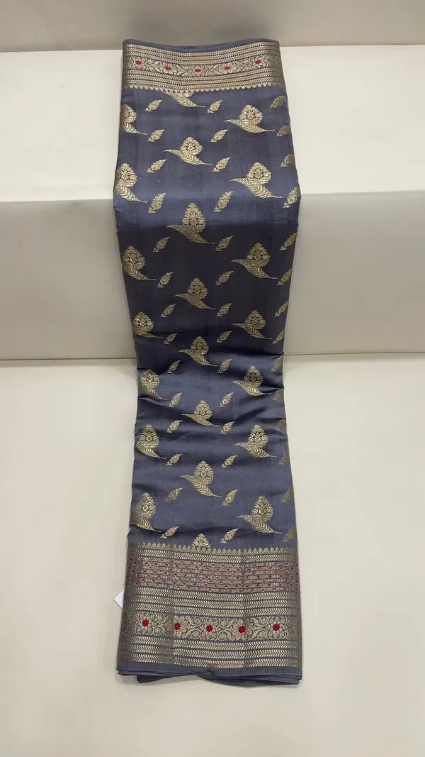 Humairah_Pure_Silk_Handwoven_Grey_Chiniya_Silk_with_Gold_Zari_Floral_Booti_&_Grey_Blouse