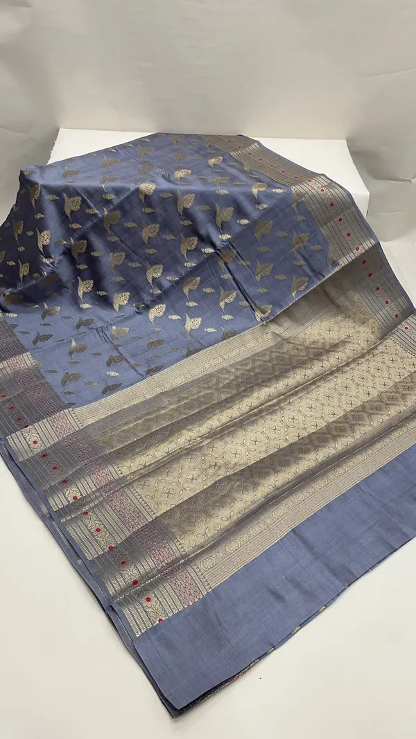 Humairah_Pure_Silk_Handwoven_Grey_Chiniya_Silk_with_Gold_Zari_Floral_Booti_&_Grey_Blouse