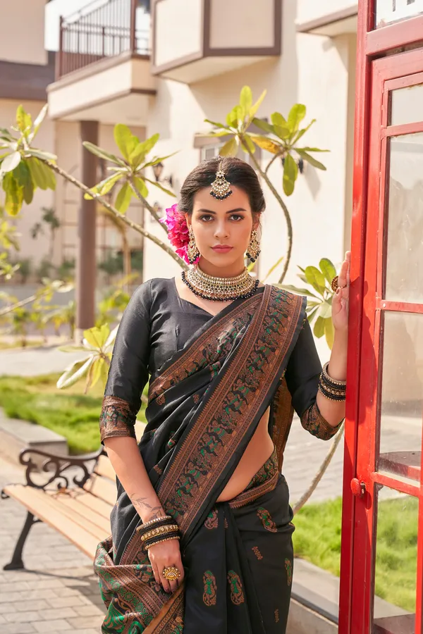 BLACK_KANJIVARAM_SILK__SAREE