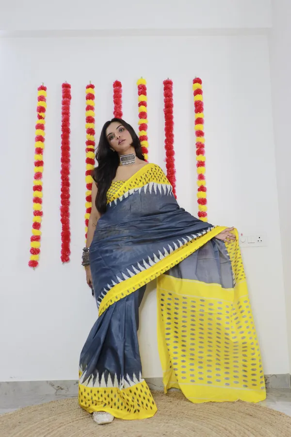 Ikkat_Print_Pure_Soft_Cotton_saree_With_Blouse_Piece