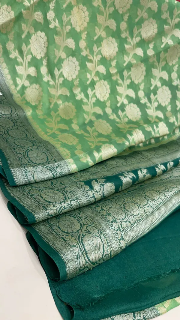 Humairah_Presents_Pure_Handloom_Pista_Green_Chiffon_Floral_Zari_Jaal_Contrast_Dark_Green_Zari_Border_and_Big_Boota_Pallu_with_Dark_Green_Blouse