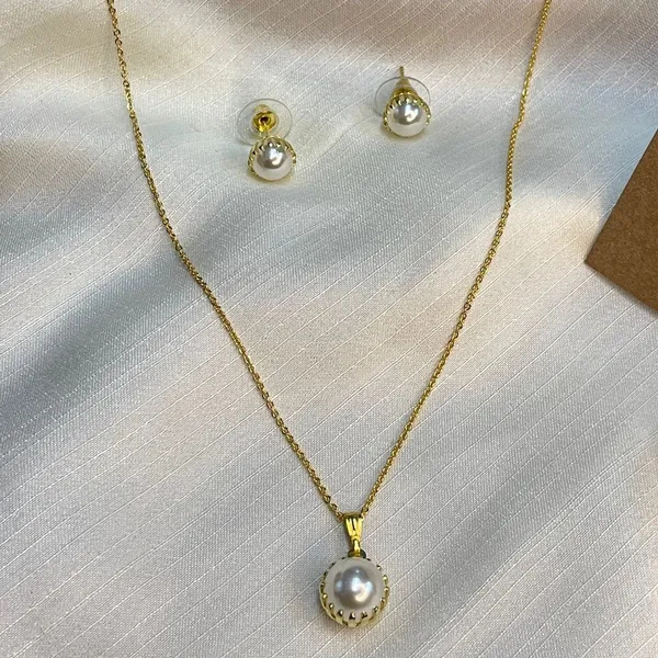 Pearl_Pendant_Chain_With_Earring