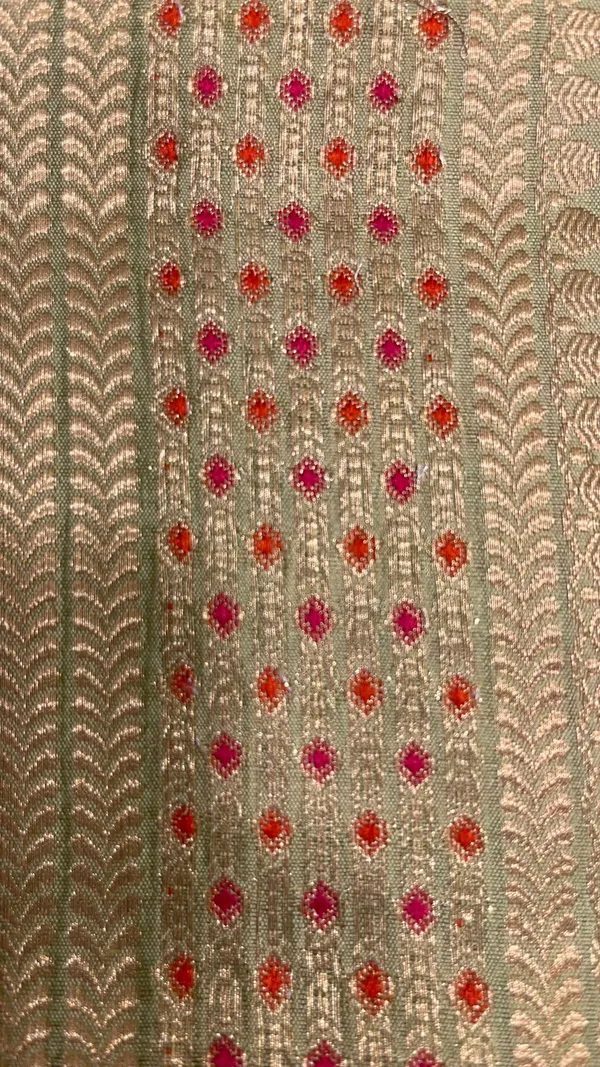 Humairah_Pure_Handwoven_Pistachio_Pure_Chiniya_Silk_Zari_Jaal_Zig-Zag_with_Minakari_Zari_Border_Banarasi_Saree_with_Pistachio_Blouse_piece
