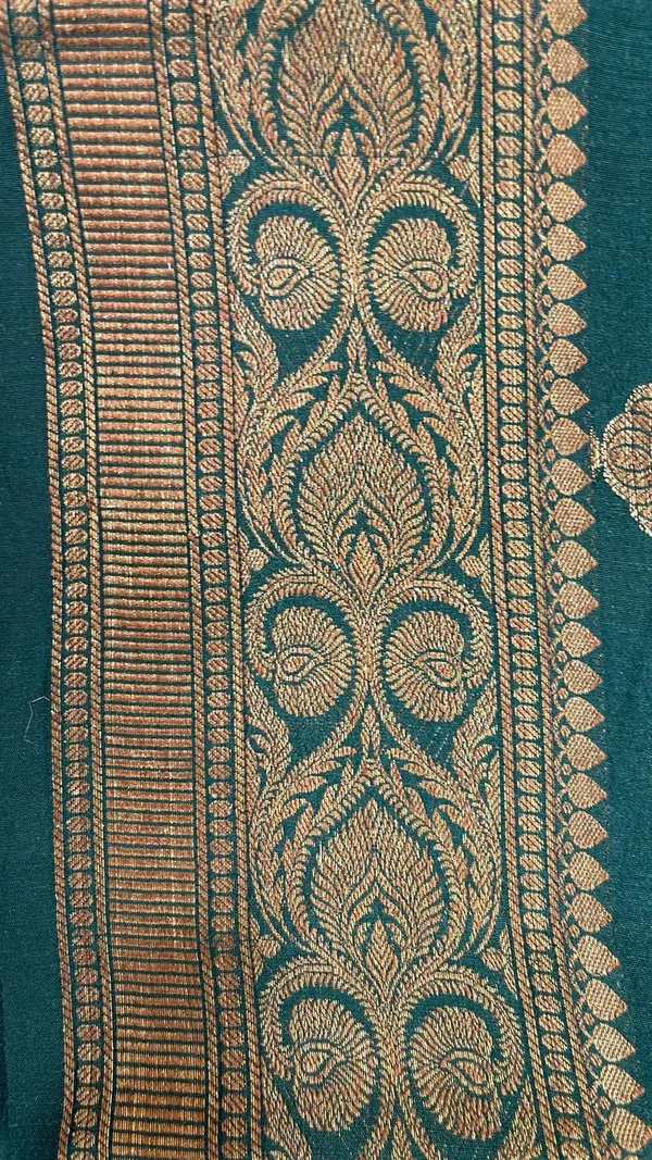 Humairah_Pure_Handwoven_Dark_Green_Pure_Muga_Silk_Floral_Minakari_Zari_Boota_Small_Zari_Border_Banarasi_Saree_with_Dark_Green_Blouse_piece