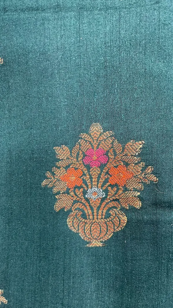 Humairah_Pure_Handwoven_Dark_Green_Pure_Muga_Silk_Floral_Minakari_Zari_Boota_Small_Zari_Border_Banarasi_Saree_with_Dark_Green_Blouse_piece