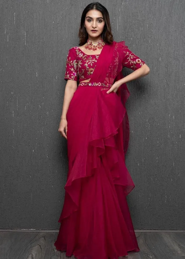 https://d1311wbk6unapo.cloudfront.net/NushopCatalogue/tr:f-webp,w-600,fo-auto/q-Y6nkfI_WTKXEKX5WM_2023-06-30_1.jpg__A1 Saree