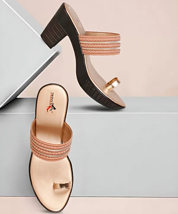 Angutha_Strap_Heeled_Sandal_(Sultan)