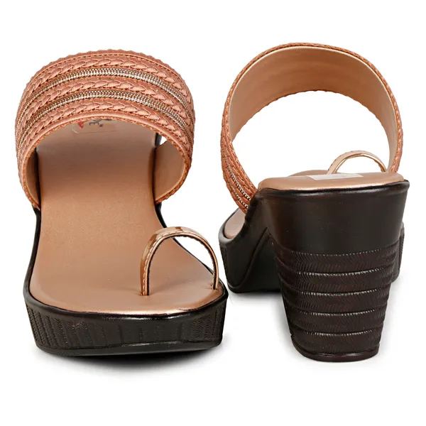 Angutha_Strap_Heeled_Sandal_(Sultan)
