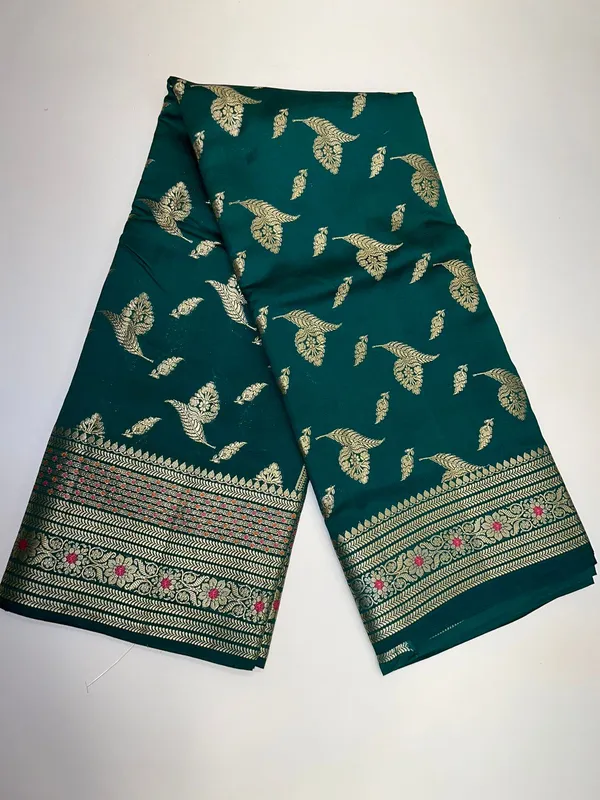 Humairah_Pure_Silk_Handwoven_Dark_Green_Chiniya_Silk_Gold_Floral_Zari_Booti_with_Minakari_Border_&_Dark_Green_Blouse