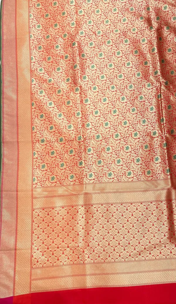 Humairah_Presents_Red_Katan_Silk_Floral_Zari_Mina_Jaal_with_Banarasi_Zari_2D_Border_and_Pallu_with_Red_Blouse
