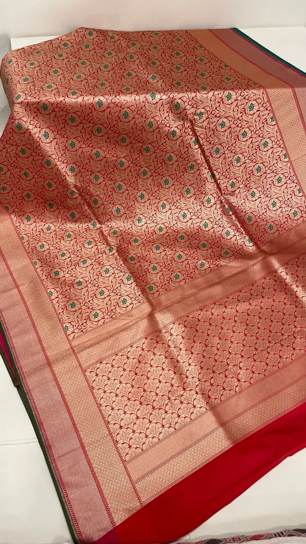 Humairah_Presents_Red_Katan_Silk_Floral_Zari_Mina_Jaal_with_Banarasi_Zari_2D_Border_and_Pallu_with_Red_Blouse