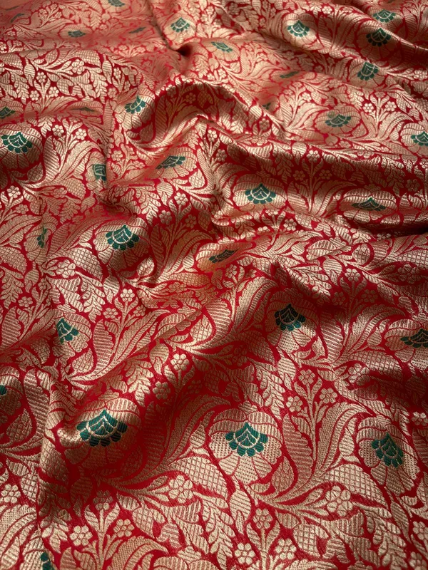 Humairah_Presents_Red_Katan_Silk_Floral_Zari_Mina_Jaal_with_Banarasi_Zari_2D_Border_and_Pallu_with_Red_Blouse