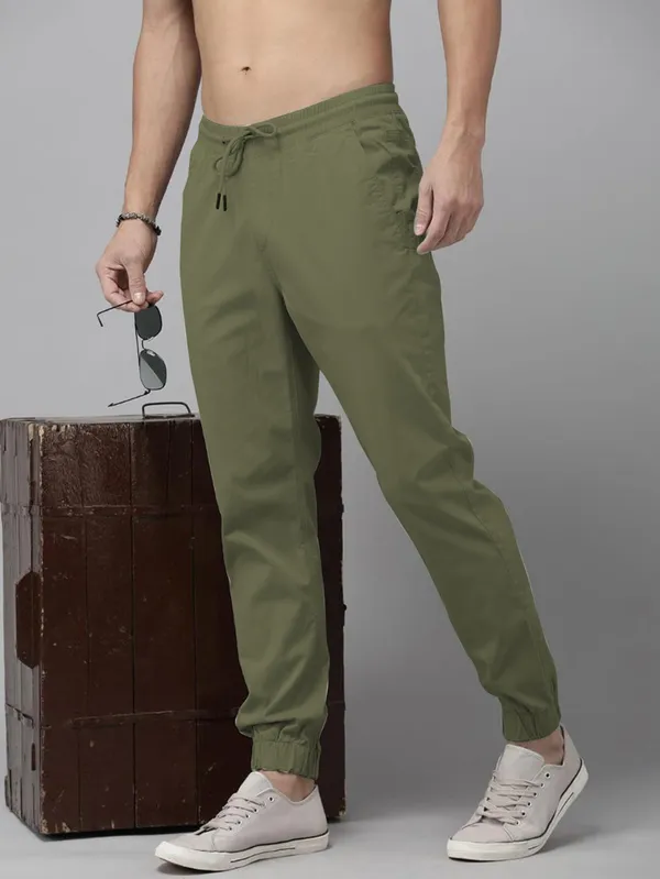 Olive_Green_Cotton_Blend_Solid_Mens _slim_fit_Joggers