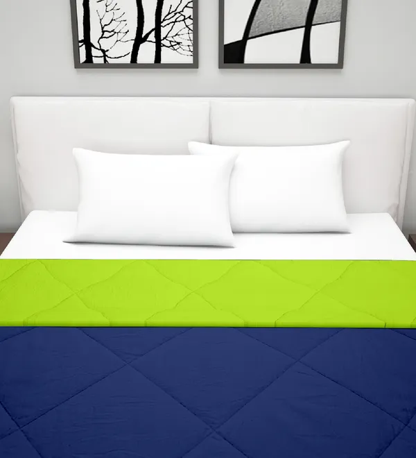 Solid_Single_Comforter_for_Mild_Winter_(Microfiber,_Navy_Blue_and_Dark_Green)