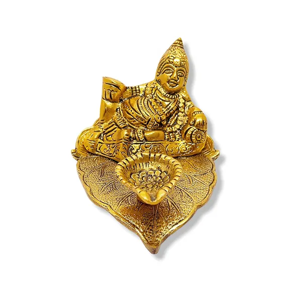 Metal_Kuber_Deepam_Oil_lamp_for_or_Bringing_Good_Luck,_Prosperity_and_Wealth,
