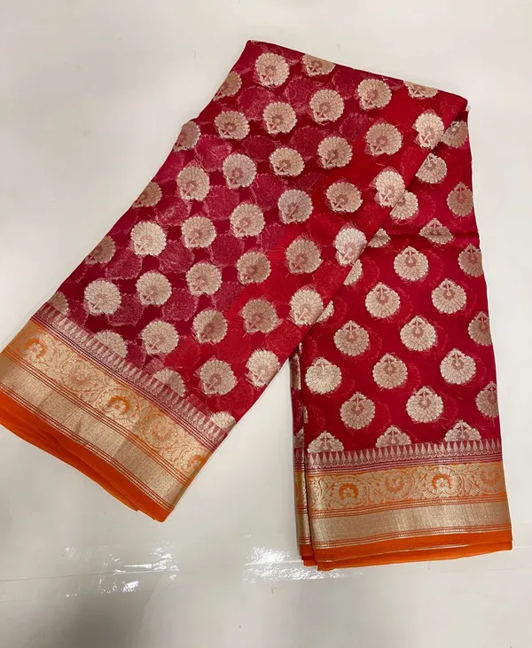 Humairah_Pure_Handloom_Maroon_Organza_Floral_Zari_Booti_with_Contrast_Mustard_Big_Floral_Boota_Pallu_Zari_Border_and_Mustard_Blouse